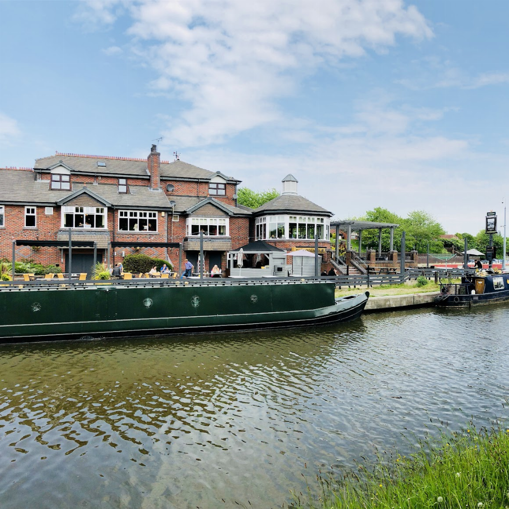 Boothstown Marina - Canal Pubs