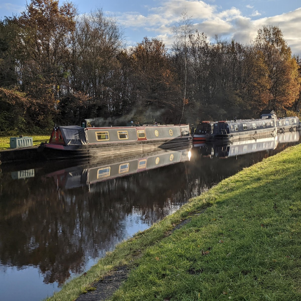 Boothstown Marina - Canal Pubs